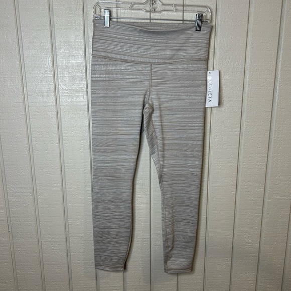 Athleta High Rise Jacquard Chaturanga 7/8 Tight, size Medium.  NWT. - Picture 2 of 7
